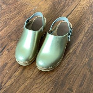 Hanna Andersson Clogs Size 31